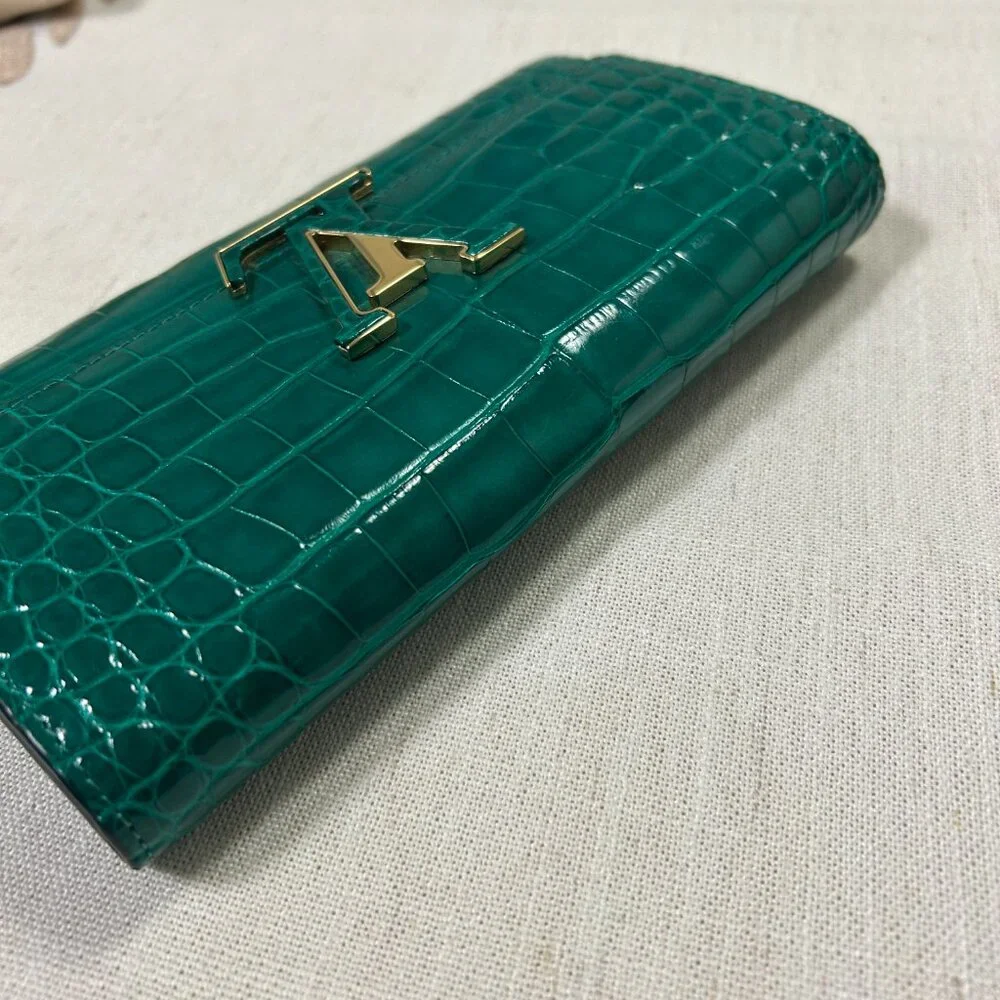 LV Green Crocodile Capucines Long Wallet. Louis Vuitton. NWT. Comes w/dust bag!